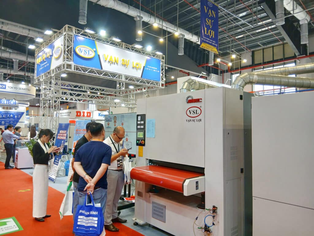 Máy chấn tôn CNC và máy mài bavia