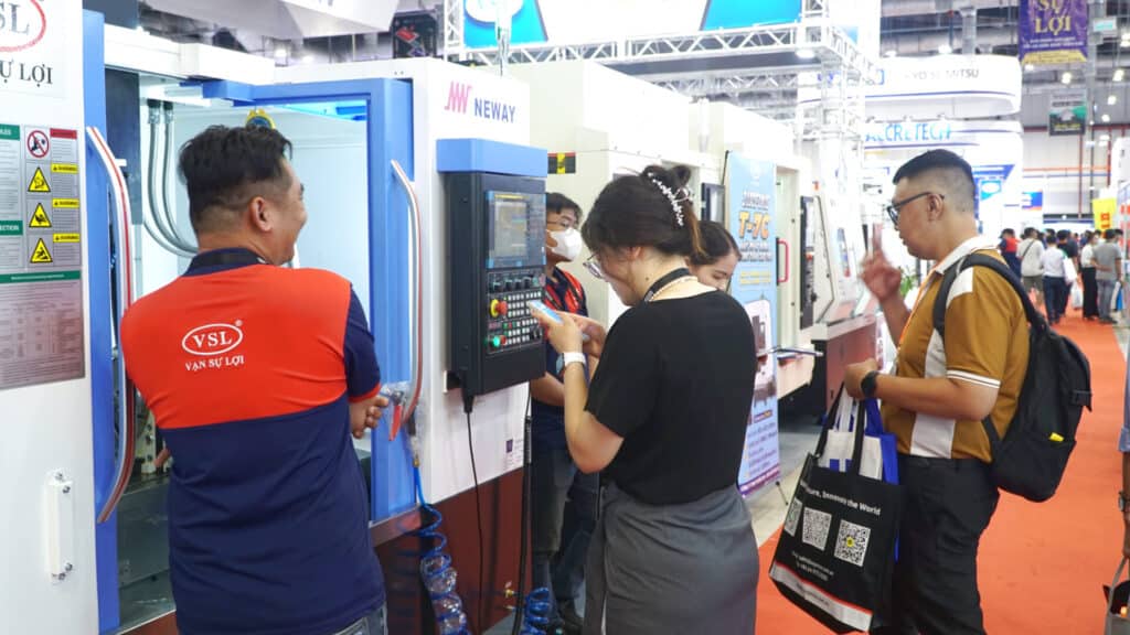 Máy phay đứng CNC NEWAY